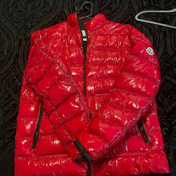 MONCLER メンズREDポロシャツ/シリアルナンバータグ付き 未使用品】【商品タグ付き】MONCLER モンクレール ロゴワッペン